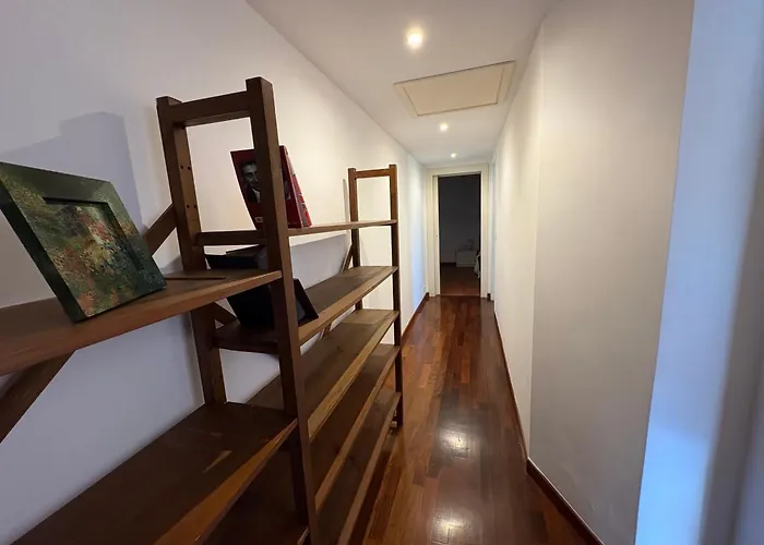 Laurina House *