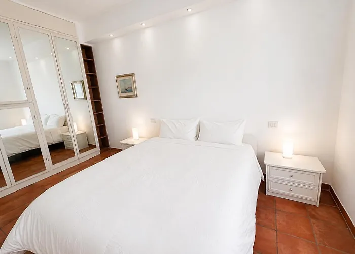 Appartamento Laurina House *